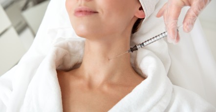 Коррекция колец на шее и устранение морщин декольте | MEDSTYLE Алматы